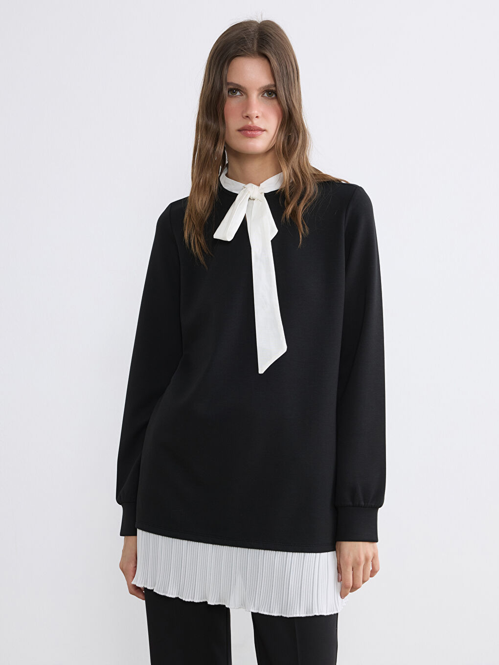 Siyah Fular Yaka Soft Touch Kadın Tunik
