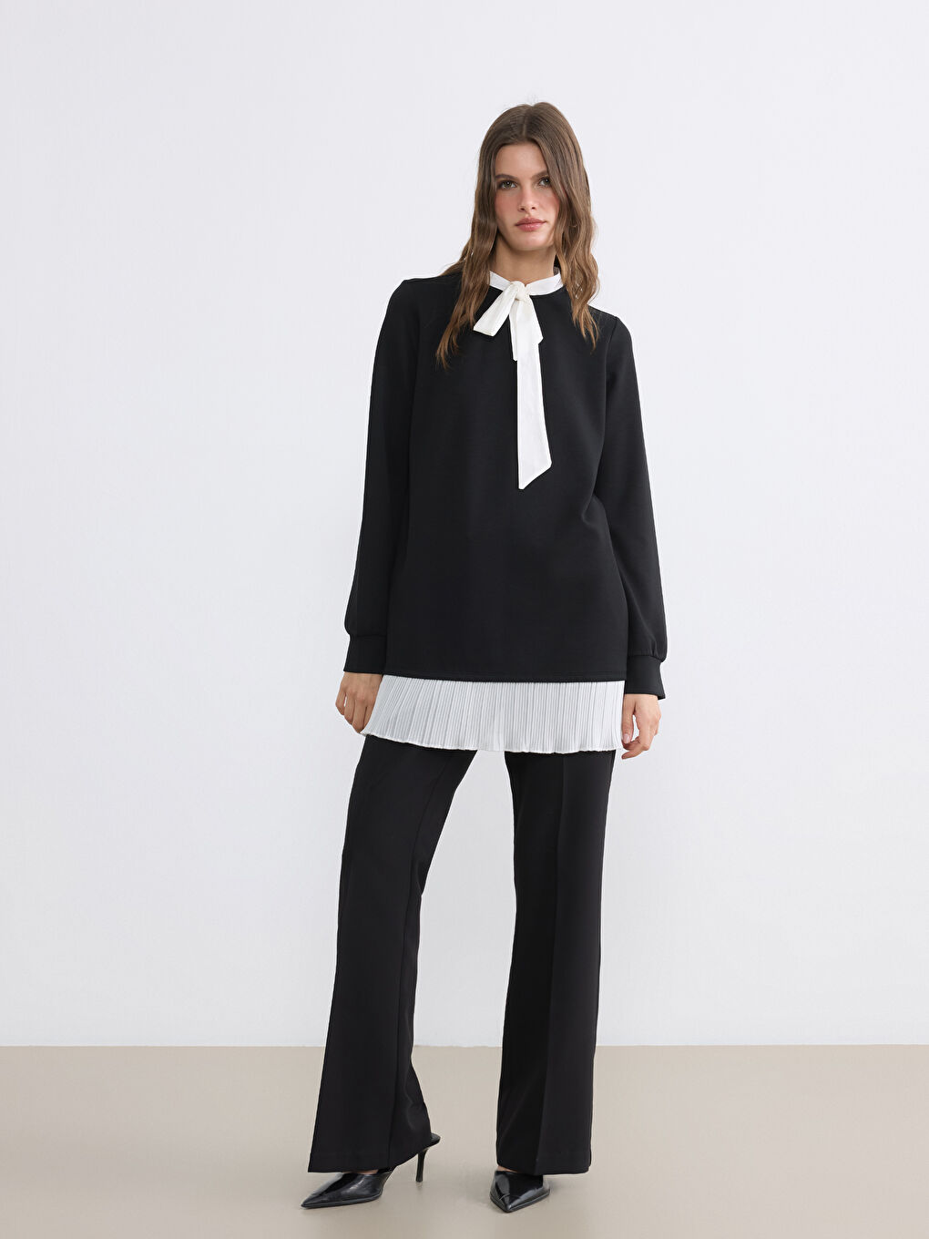 Siyah Fular Yaka Soft Touch Kadın Tunik-1