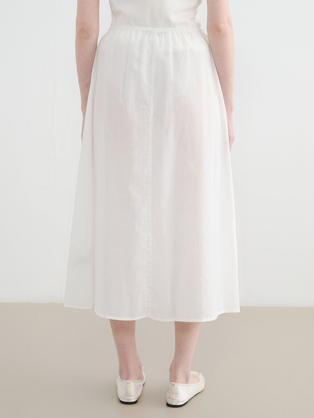 Beyaz Beli Lastikli Kloş Etek-3