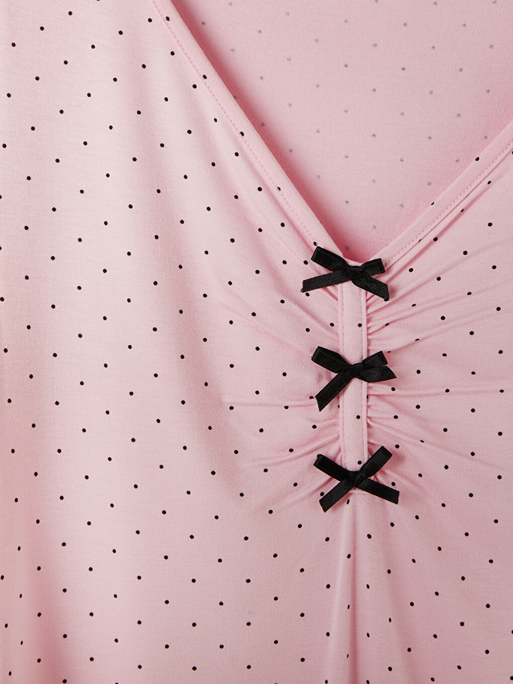 Pembe V Yaka Puantiyeli Kadın Pijama Üstü-3