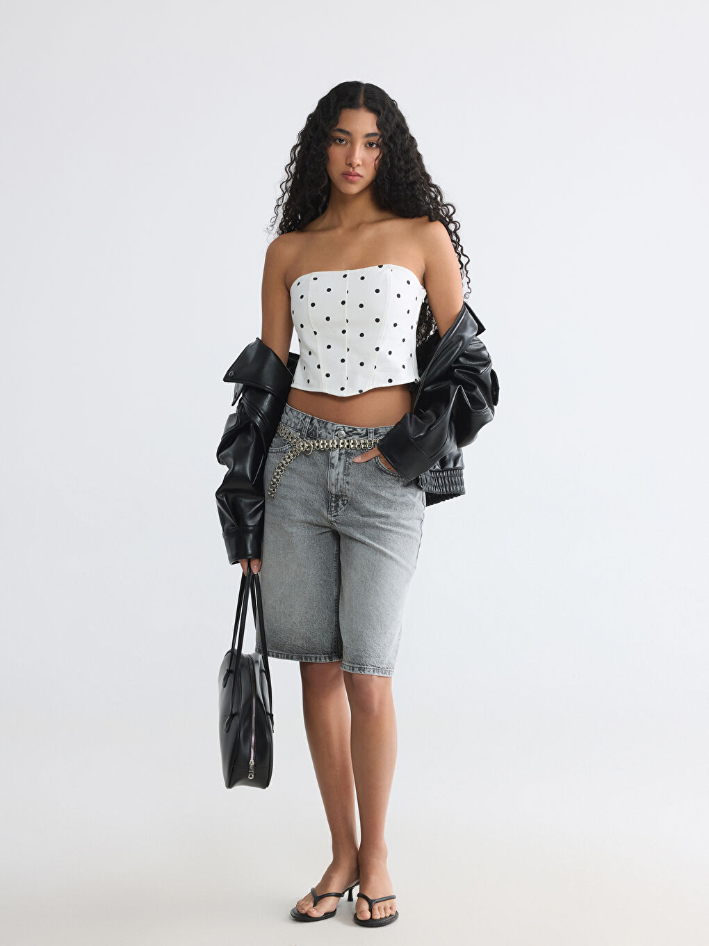 Beyaz Straplez Yaka Puantiyeli Crop Jean Bluz-1