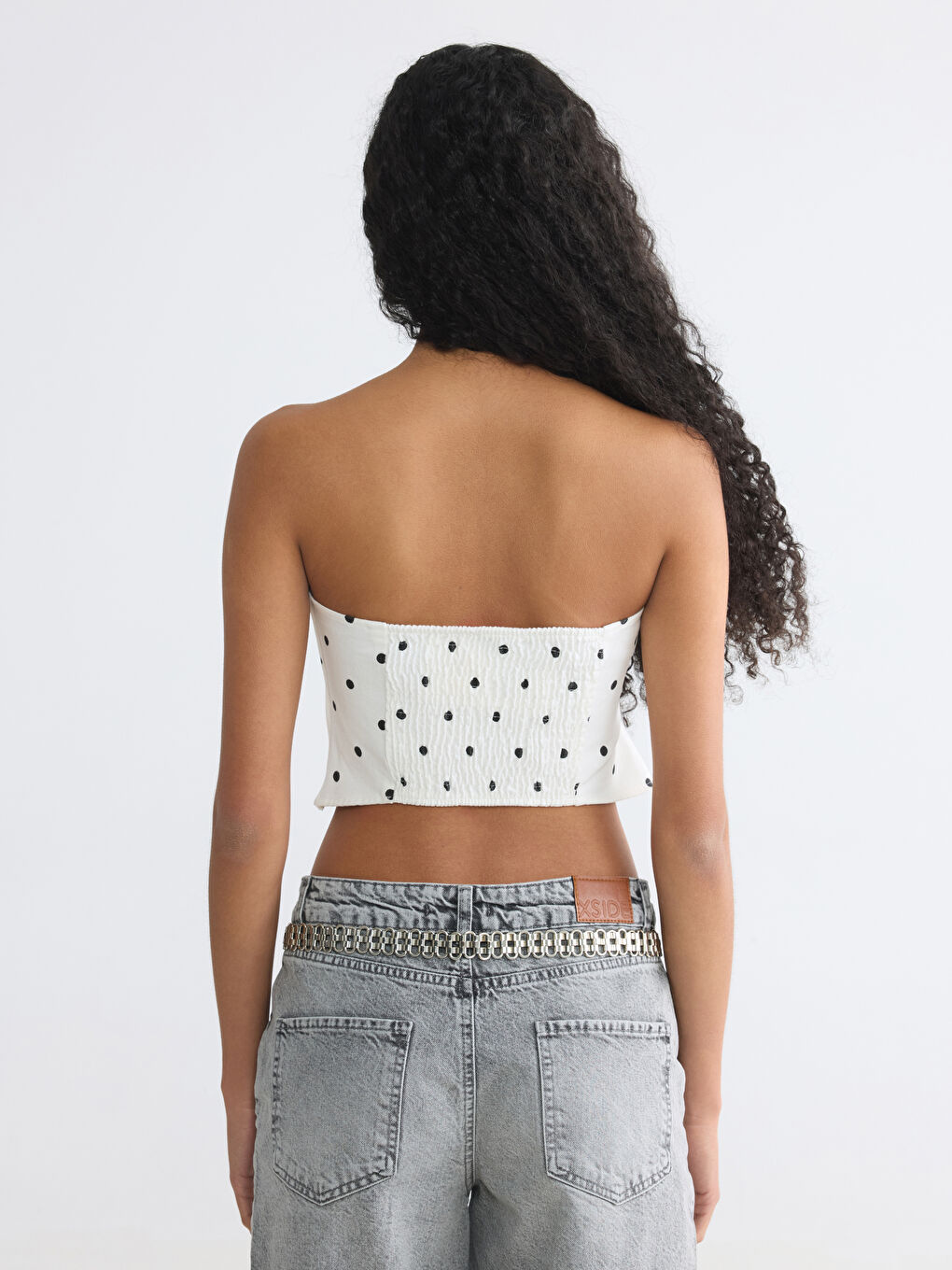 Beyaz Straplez Yaka Puantiyeli Crop Jean Bluz-3