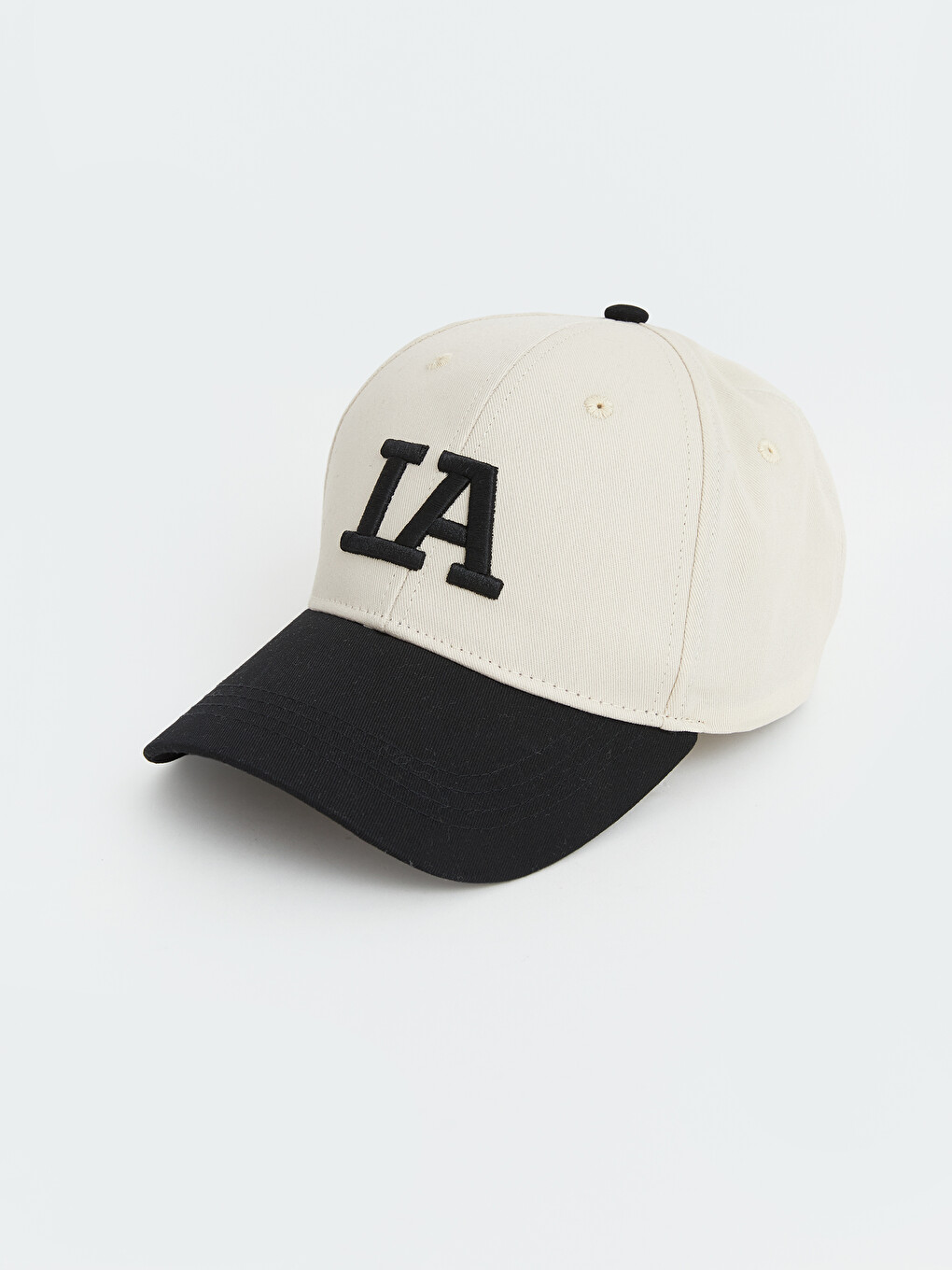 La Embroidered Men's Baseball Cap-1