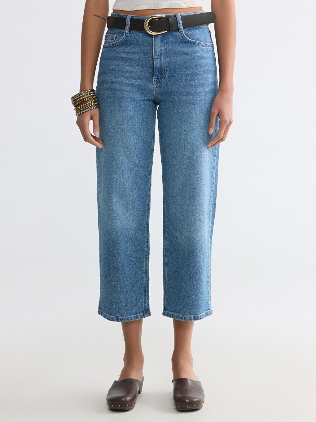 Belted Straight Fit Women's Jeans-1
