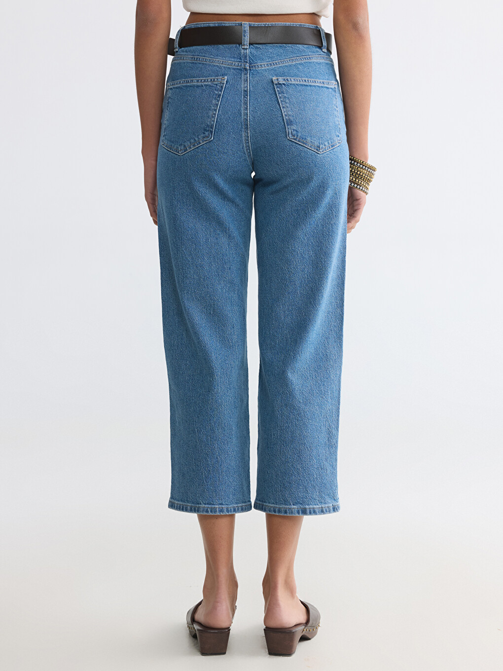 Belted Straight Fit Women's Jeans-3