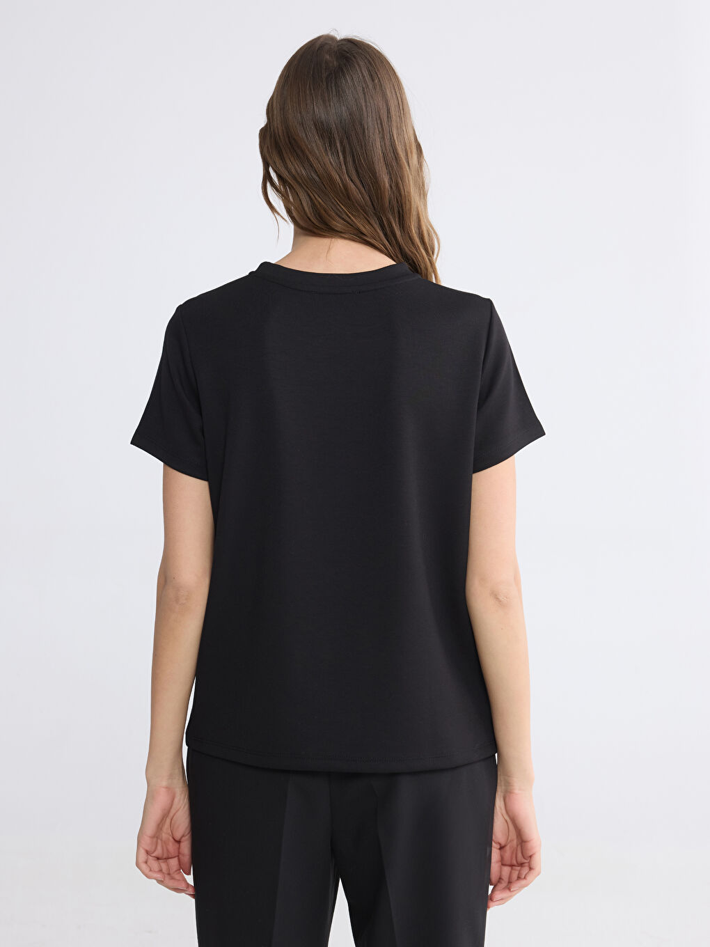 Siyah Bisiklet Yaka Baskılı Kadın Tişört-3