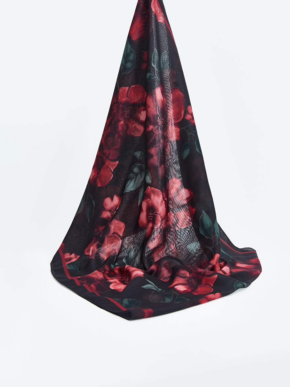 Siyah Çiçekli Kadın Şal