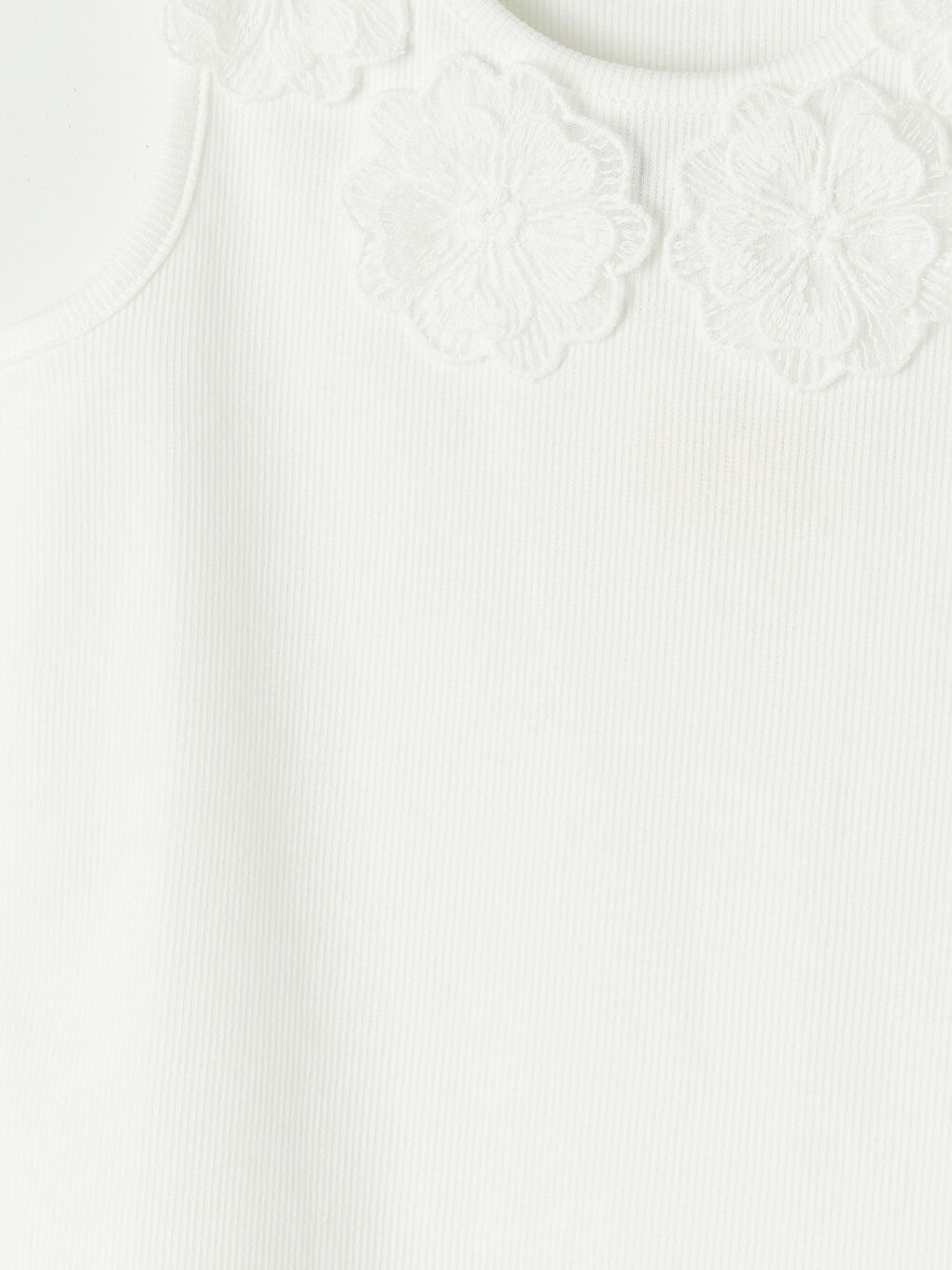 Beyaz Çiçek Detaylı Kız Çocuk Fitilli Atlet-2