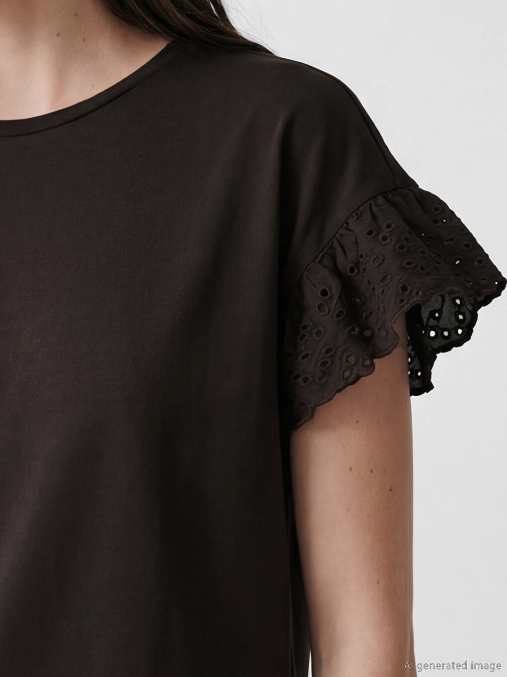 بلوزة مطرزة بياقة دائرية-2