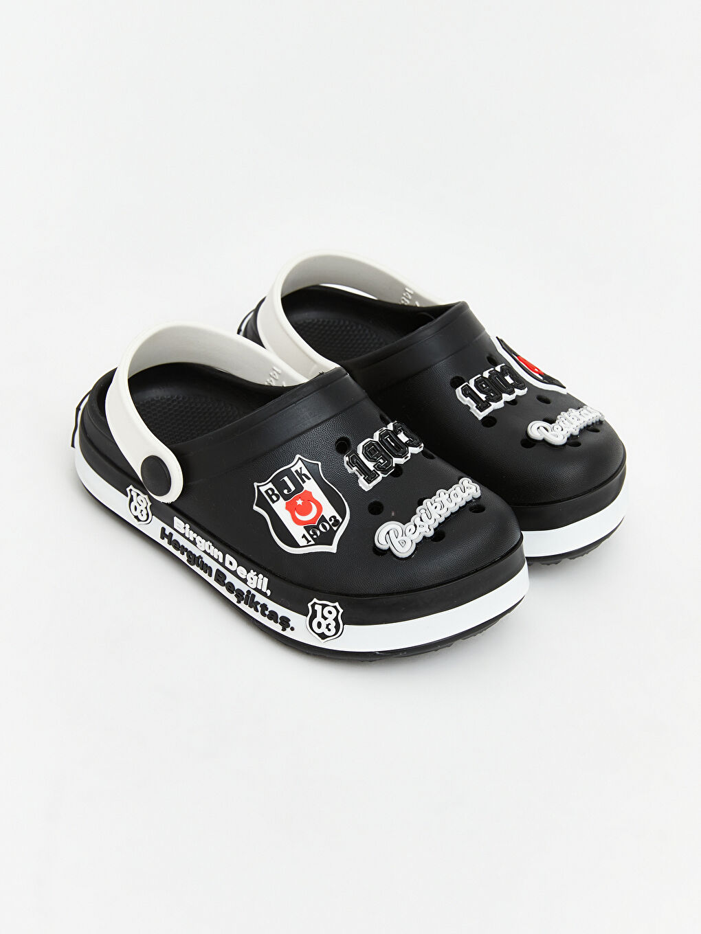 Siyah Beşiktaş Baskılı Erkek Çocuk Plaj Sandaleti