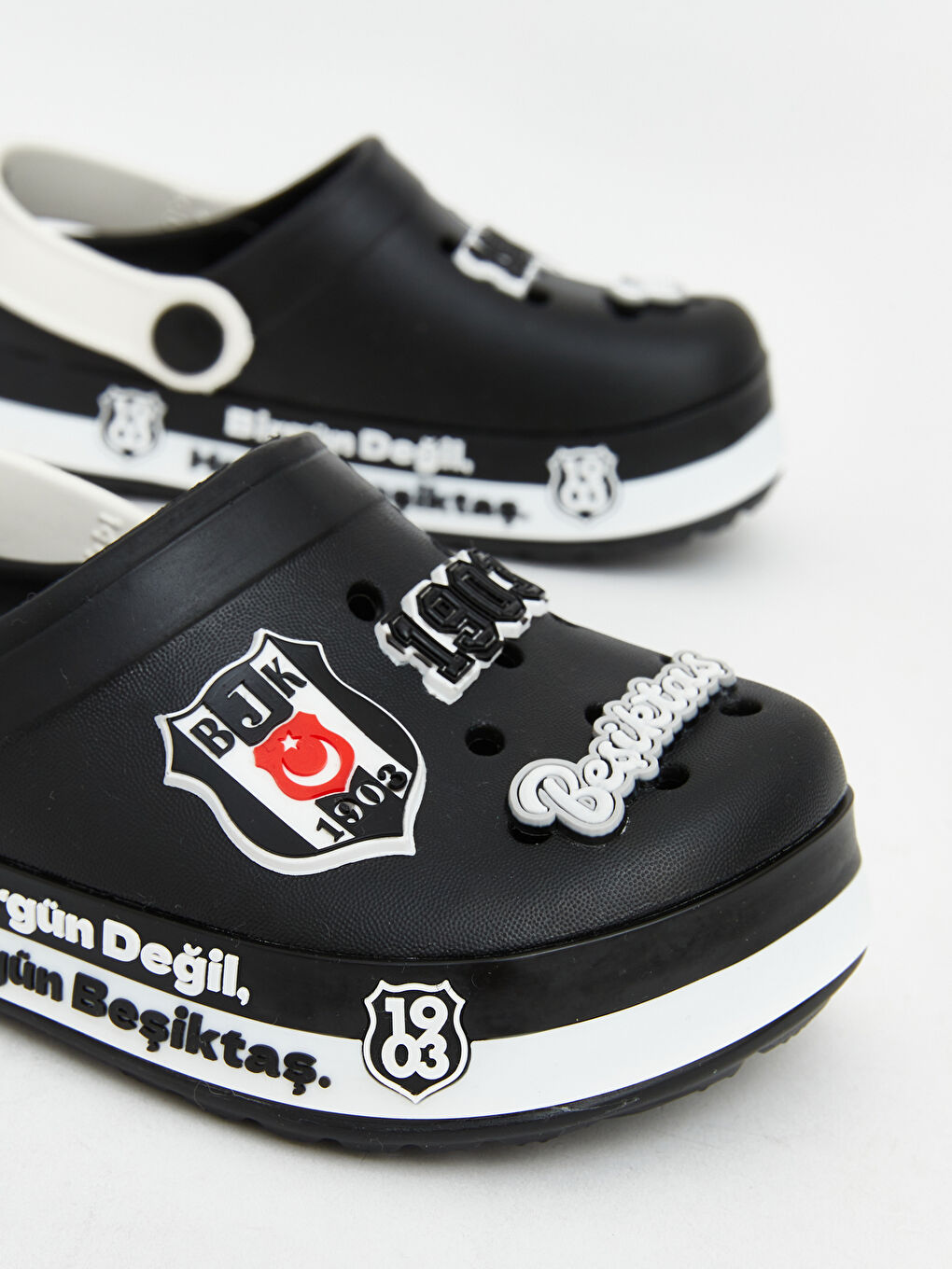 Siyah Beşiktaş Baskılı Erkek Çocuk Plaj Sandaleti-2