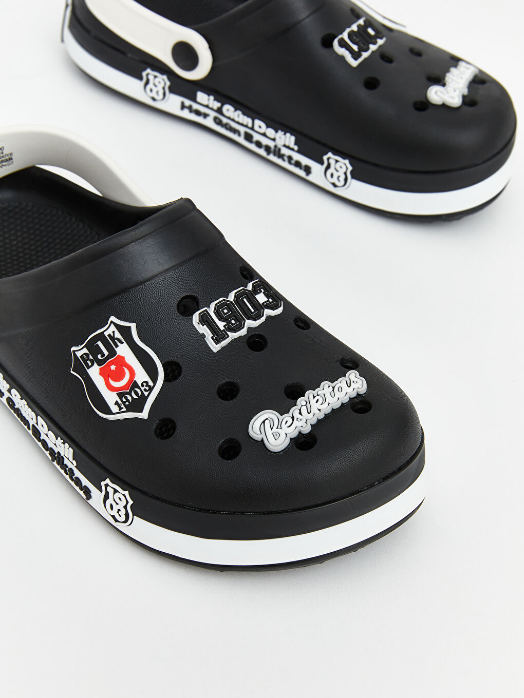 Siyah Beşiktaş Baskılı Erkek Çocuk Sandalet-2