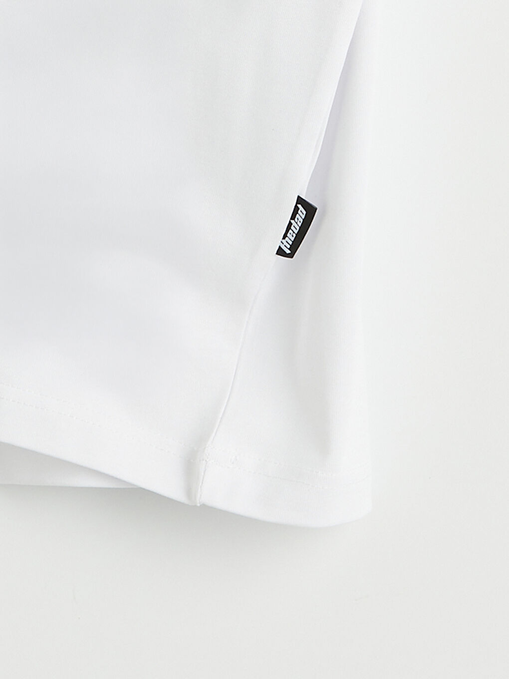 Beyaz Bisiklet Yaka Nakışlı Erkek Tişört-2