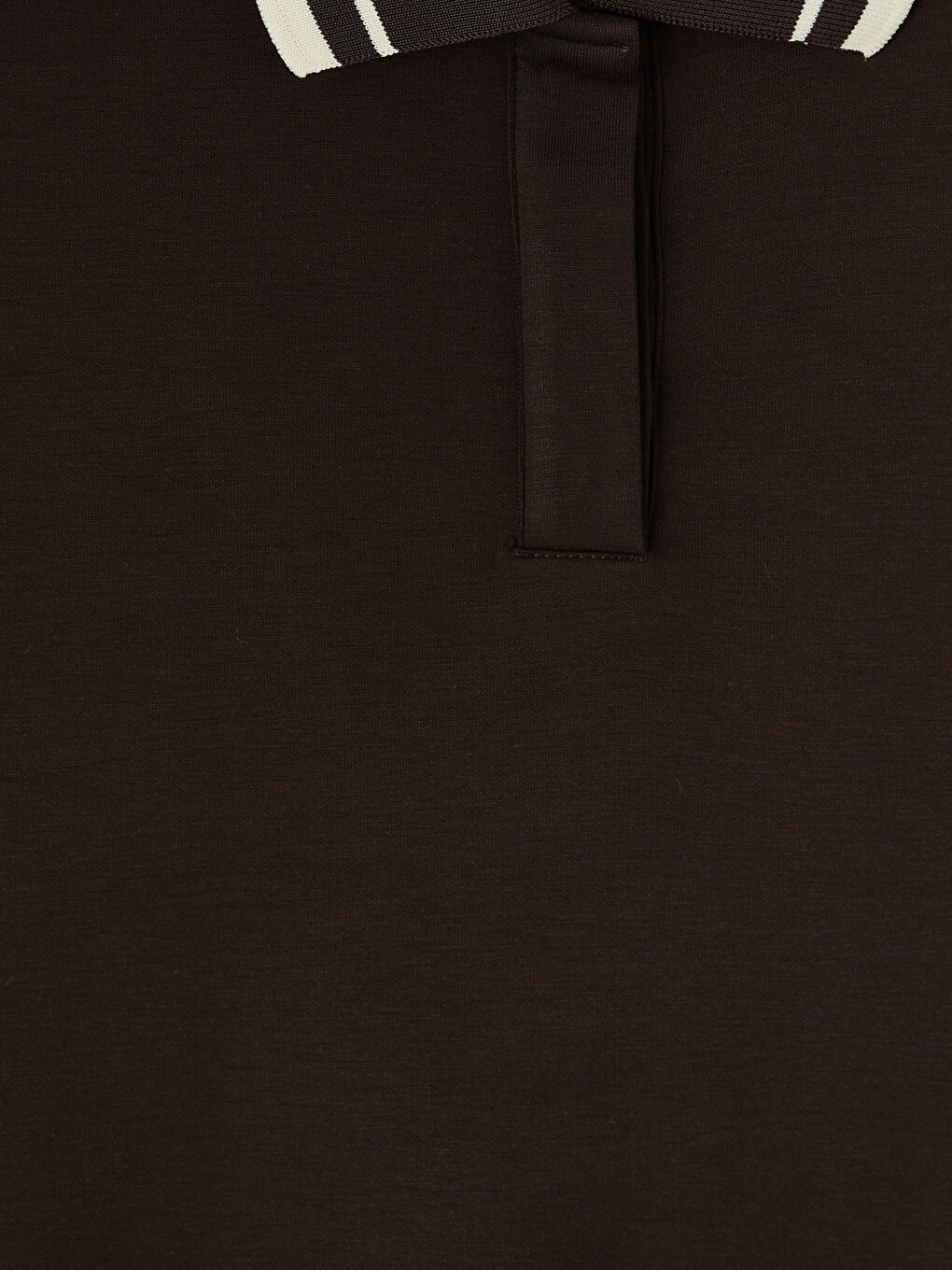 Kahverengi Polo Yaka Kadın Tişört-2