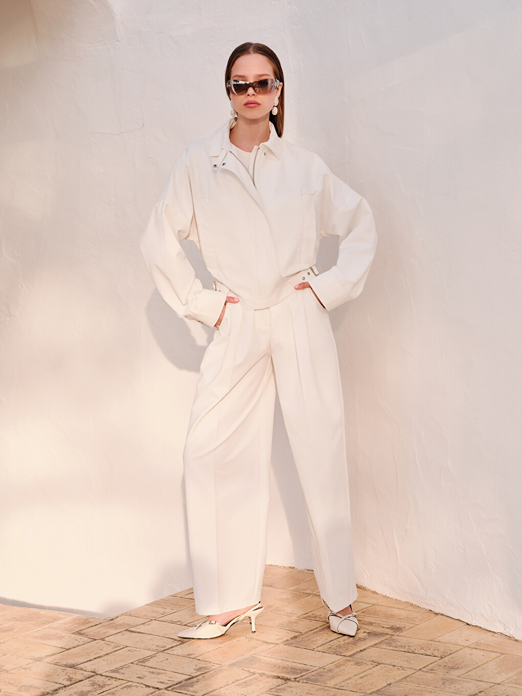 Beyaz Standart Fit Kadın Gabardin Pantolon