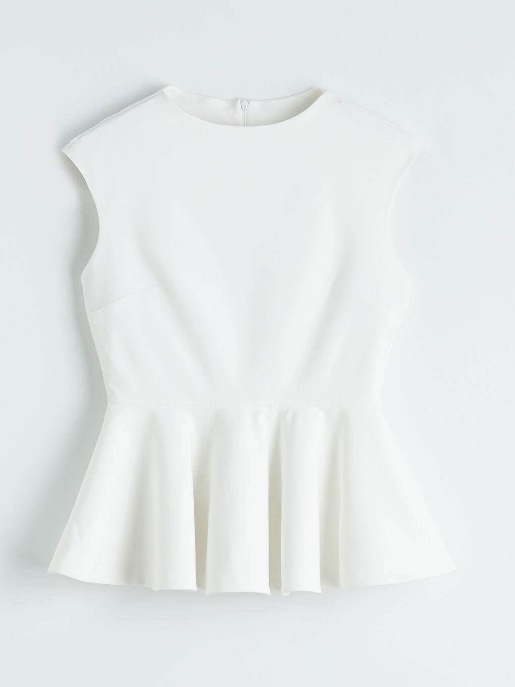 Beyaz Bisiklet Yaka Fırfırlı Peplum Bluz-3