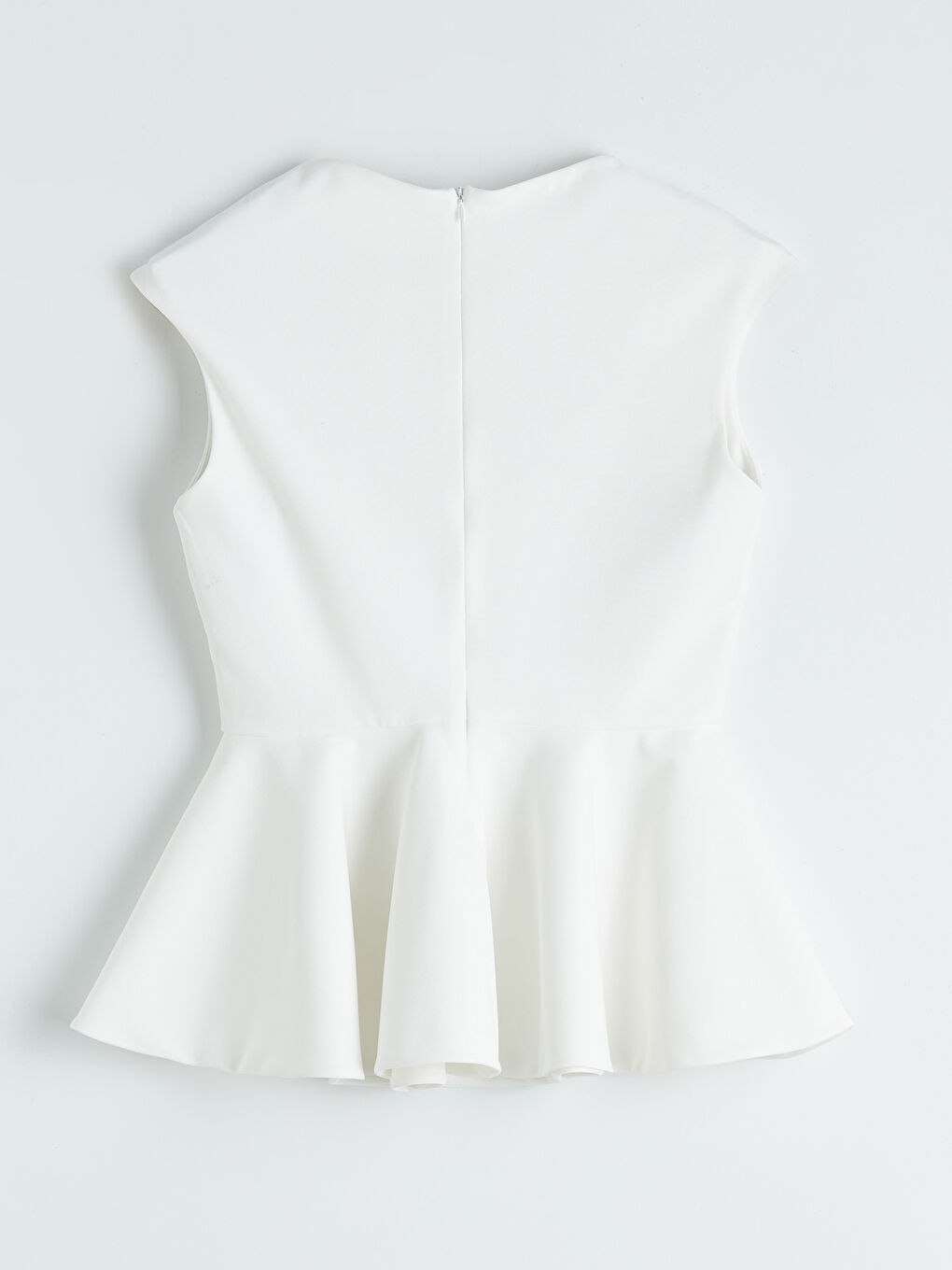 Beyaz Bisiklet Yaka Fırfırlı Peplum Bluz-4