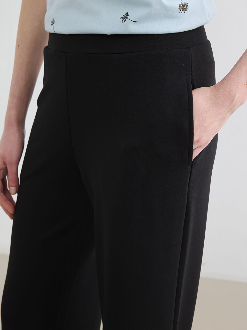 Elastic Waist Soft Touch Women's Sweatpants-2
