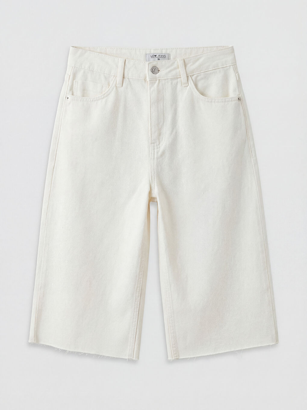 Beyaz Bermuda Fit Kadın Jean Şortolon