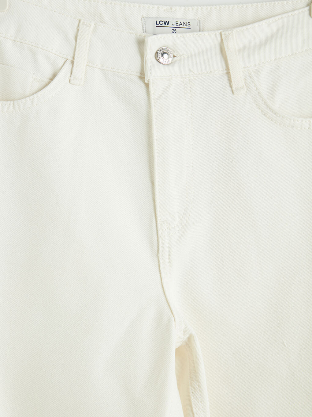 Beyaz Bermuda Fit Kadın Jean Şortolon-2