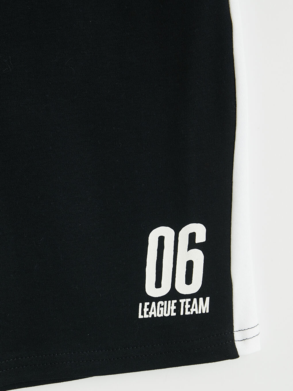 Siyah Beli Lastikli Yanları Şeritli Erkek Çocuk Şort-2