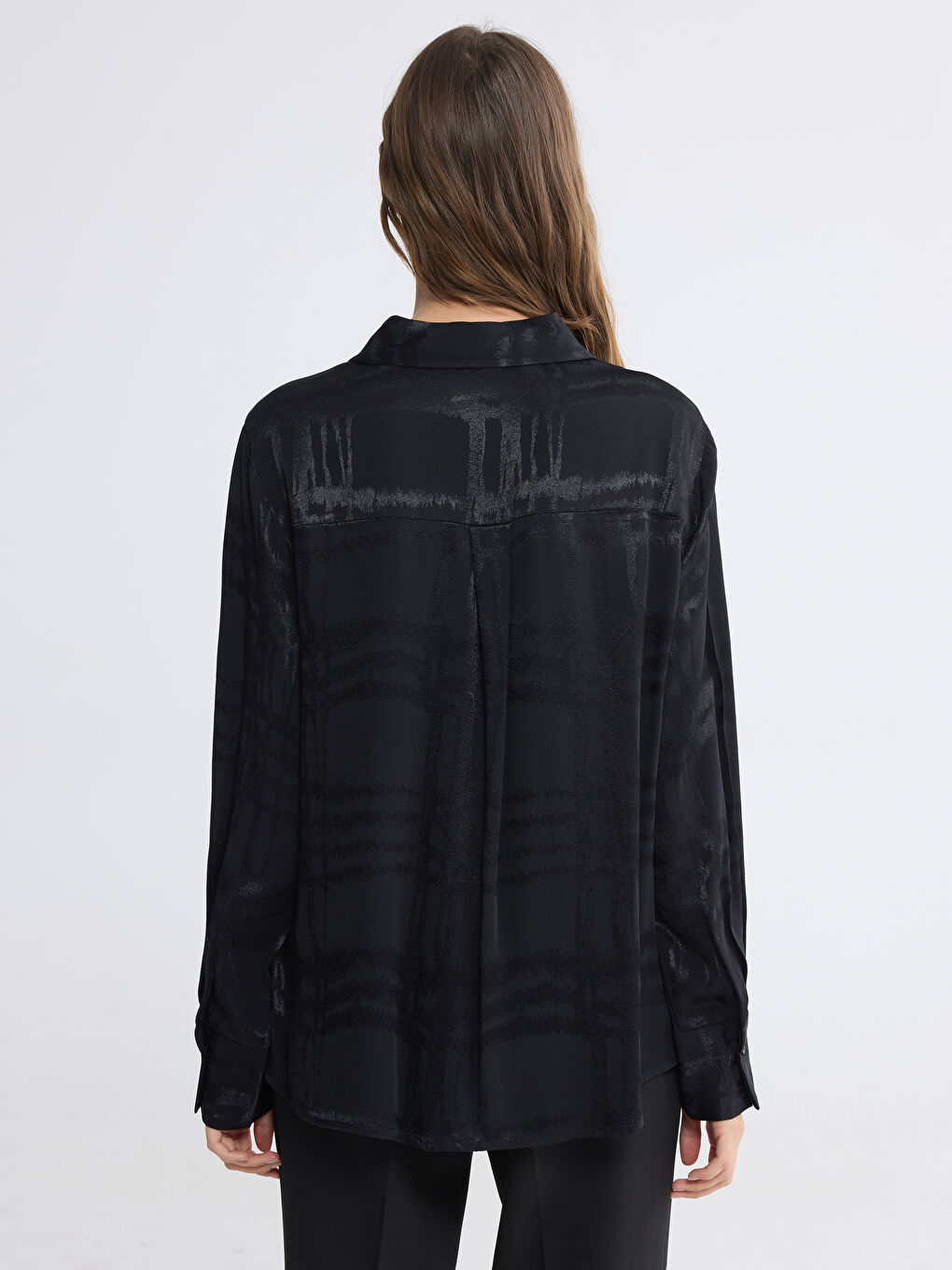 Siyah Desenli Kadın Gömlek-3