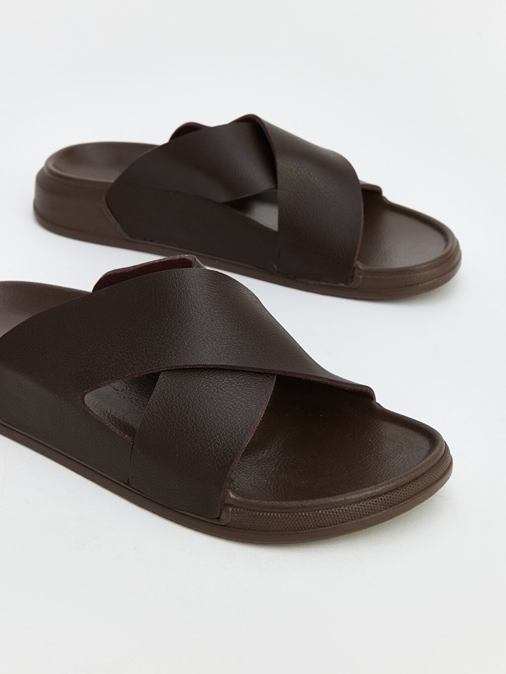 Kahverengi Çapraz Bantlı Erkek Terlik-1