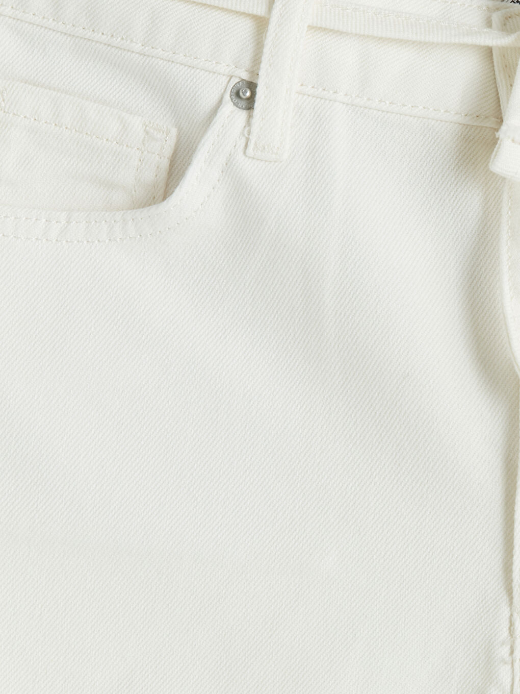 Beyaz Regular Fit Kadın Jean Şort-6