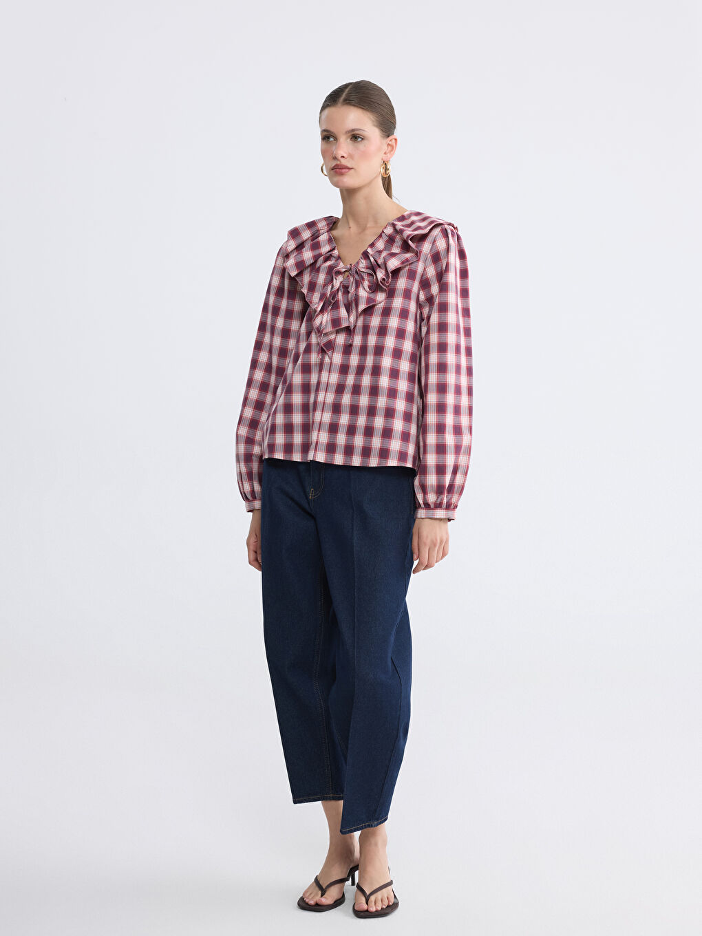 بلوزة نسائية بعنق V بكشاكش من قماش كارو-1