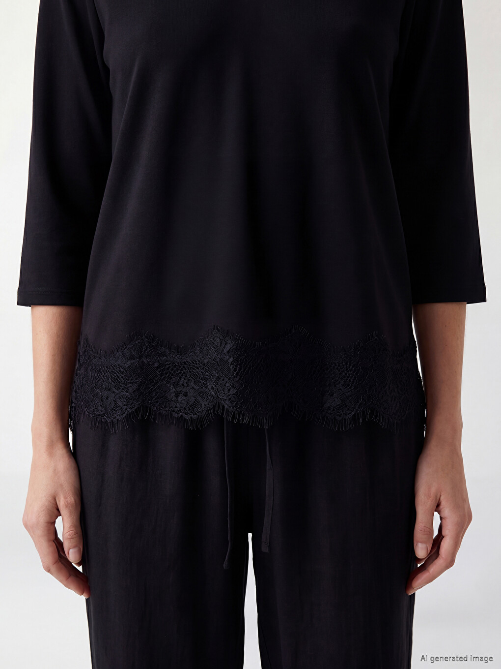 Bluza sa čipkanim detaljima na V izrezu-2