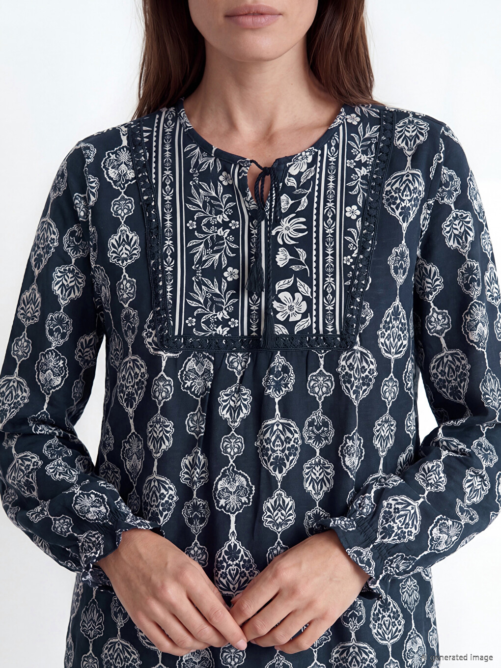 Bluza sa kragnom na vezanje sa uzorkom-2