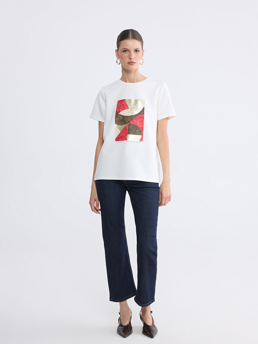 Beyaz Bisiklet Yaka Baskılı Kadın Tişört-1