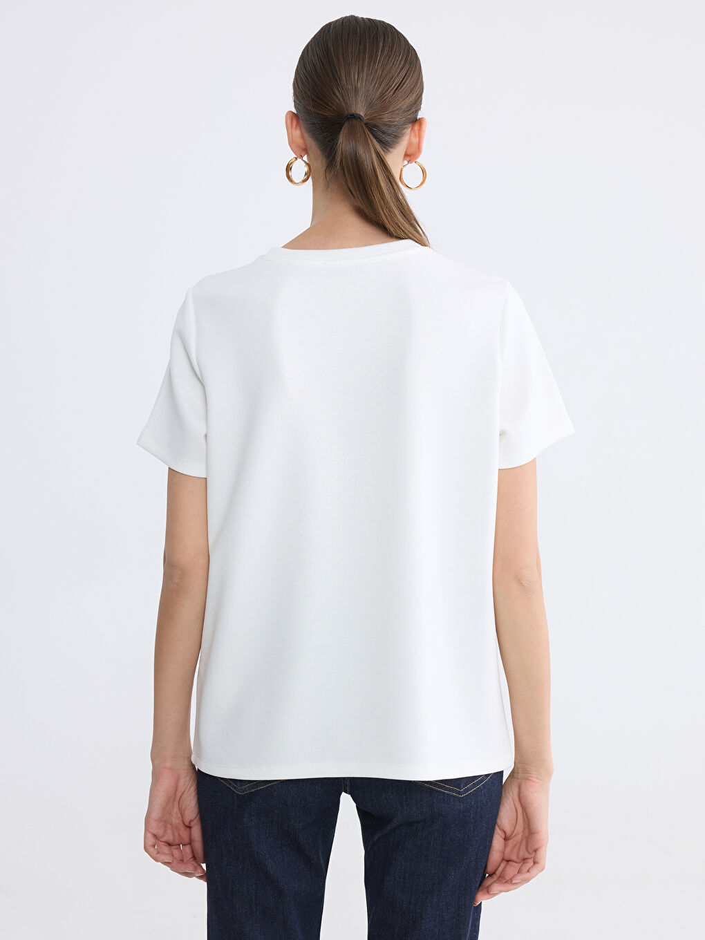 Beyaz Bisiklet Yaka Baskılı Kadın Tişört-3