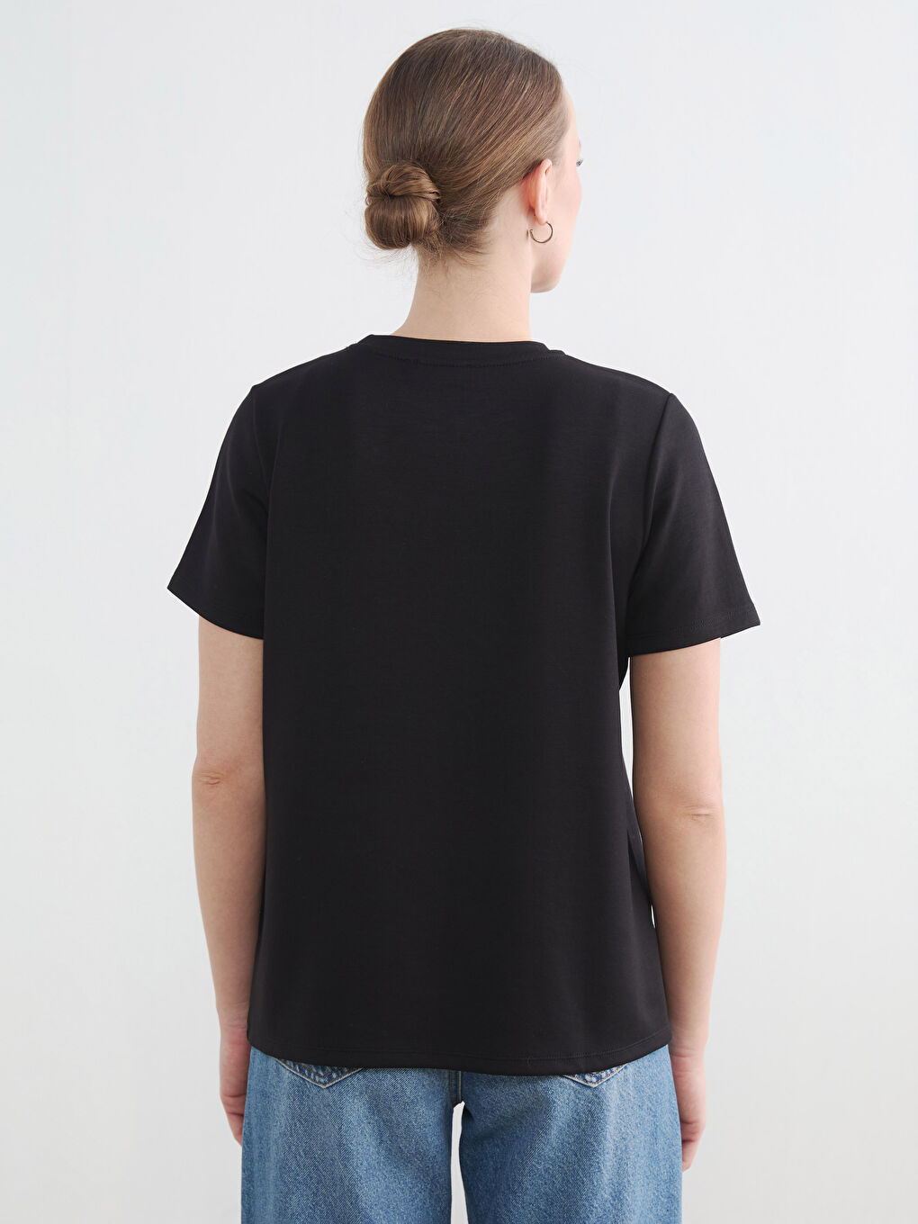 Siyah Bisiklet Yaka Baskılı Kadın Tişört-3