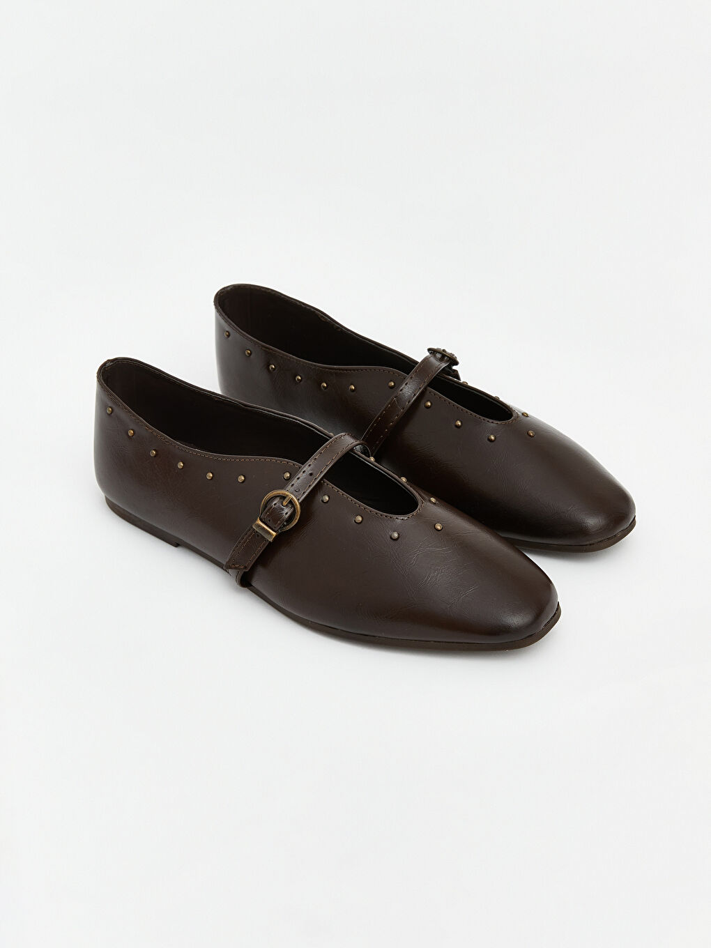 Kahverengi Sivri Burıunlu Kadın Babet