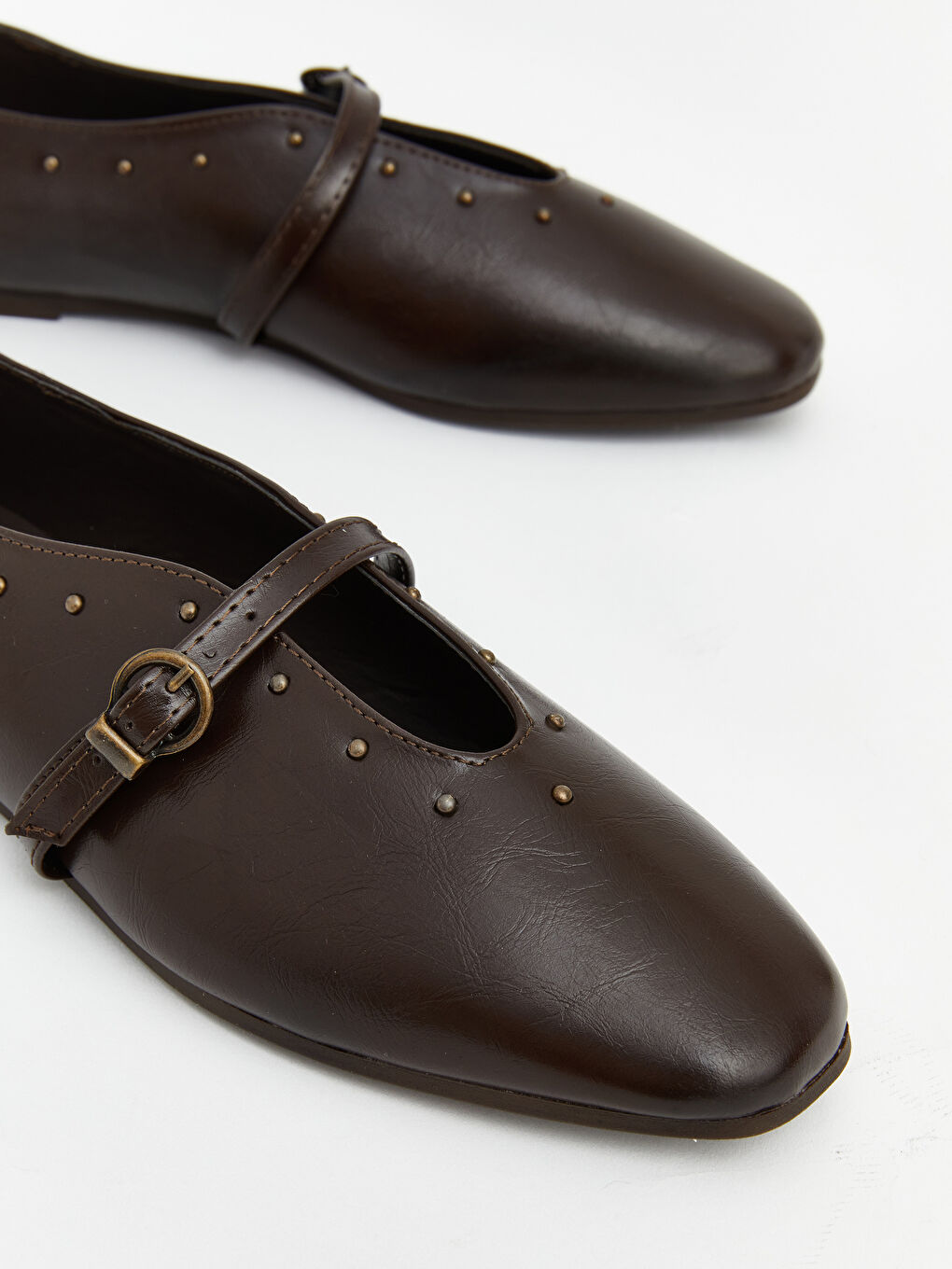 Kahverengi Sivri Burıunlu Kadın Babet-2