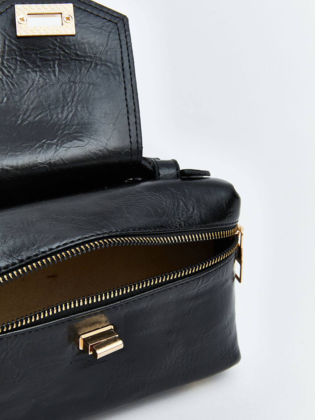 Siyah Deri Görünümlü Kadın Omuz Çantası-5