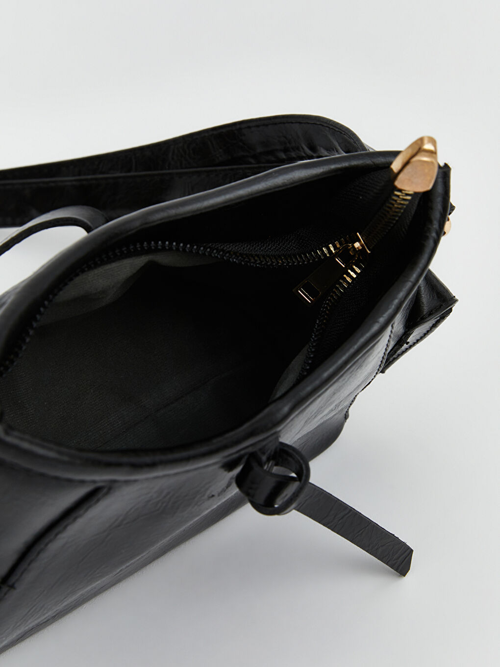 Siyah Deri Görünümlü Kadın Omuz Çantası-3