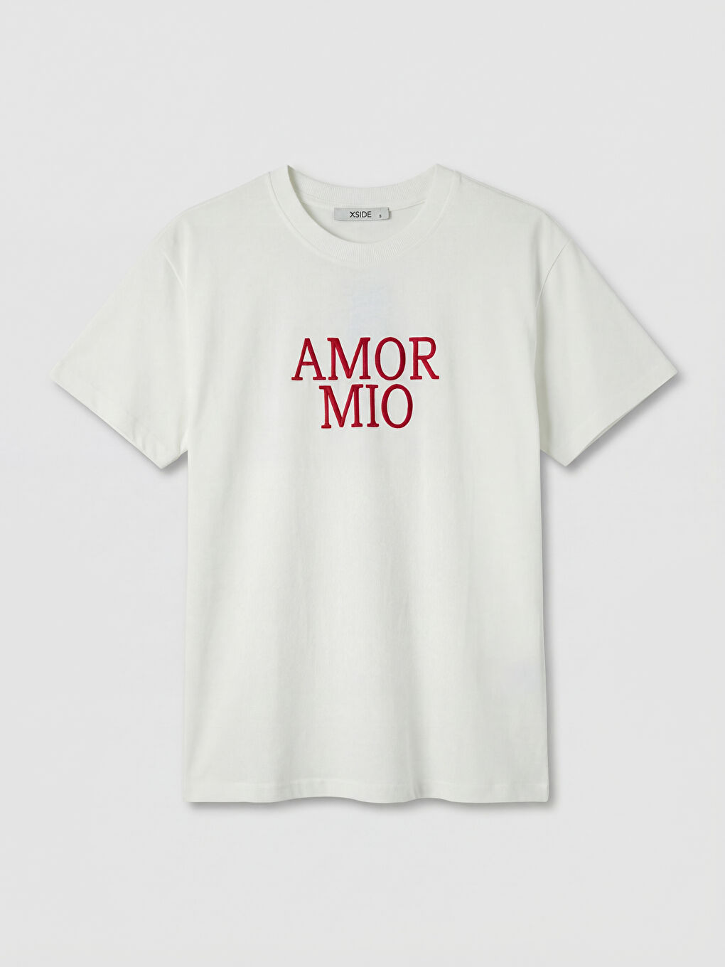 Beyaz Bisiklet Yaka Nakışlı Kadın Tişört-4