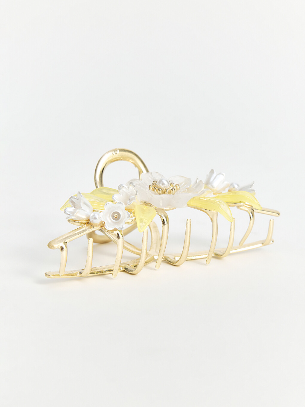 Flower Figured And Bead Worked Woman Claw Clip