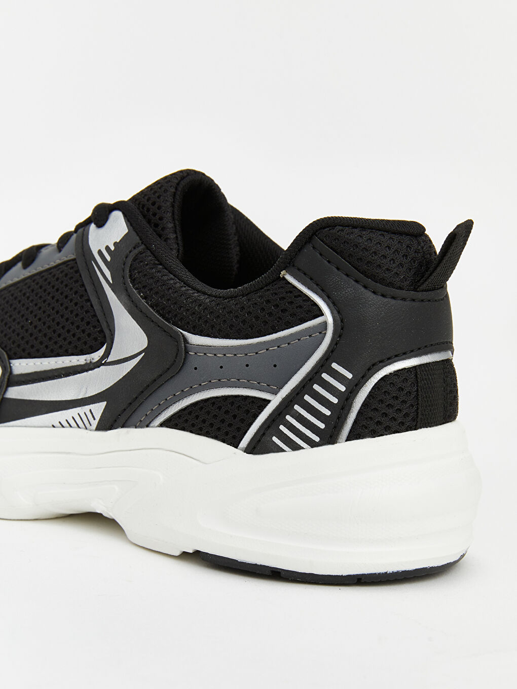 Siyah File Detaylı Bağcıklı Erkek Çocuk Spor Ayakkabı-4