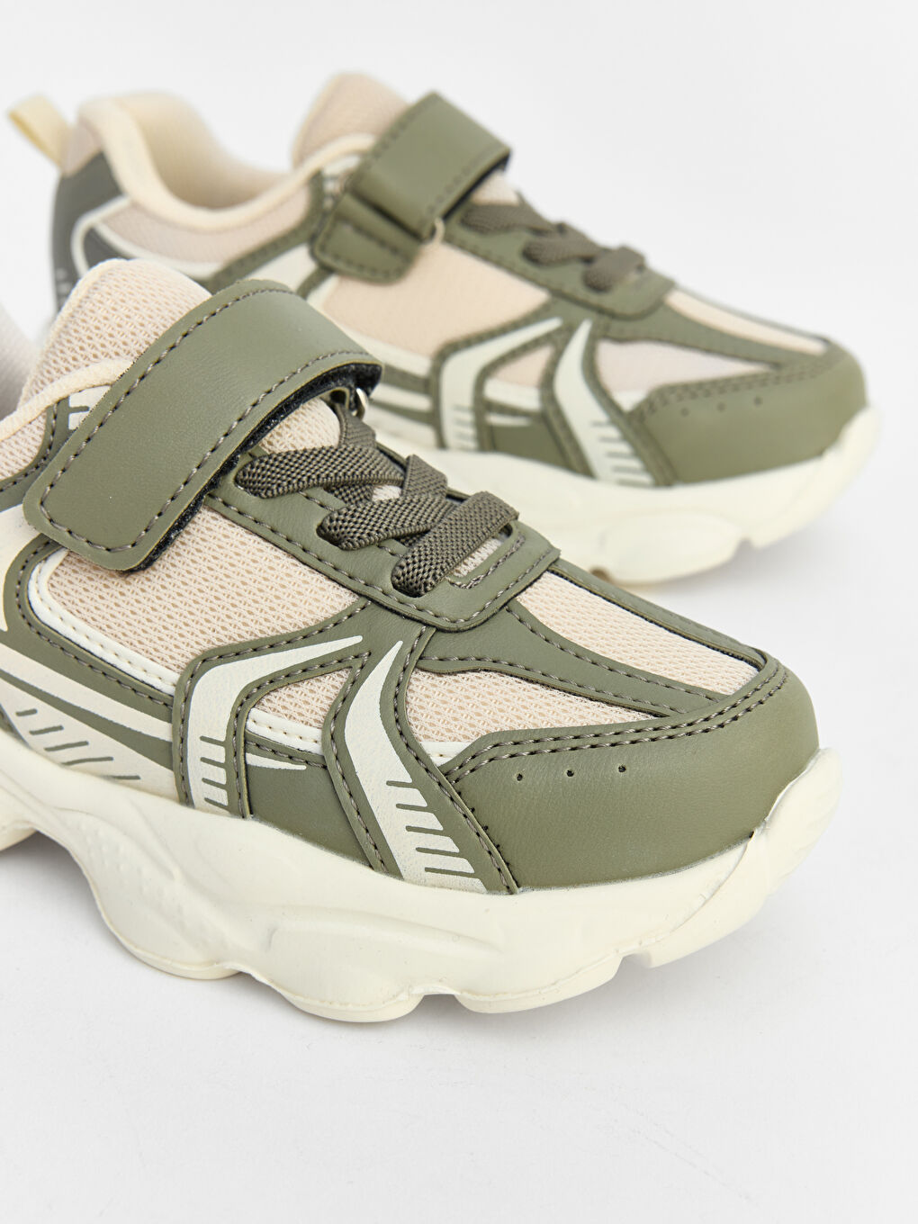 Haki Kalın Tabanlı Erkek Çocuk Spor Ayakkabı-1