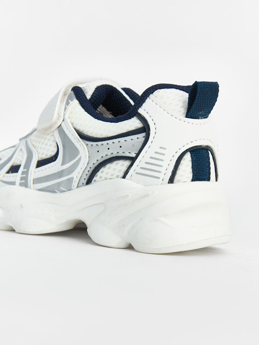 Beyaz Kalın Tabanlı Erkek Çocuk Spor Ayakkabı-3