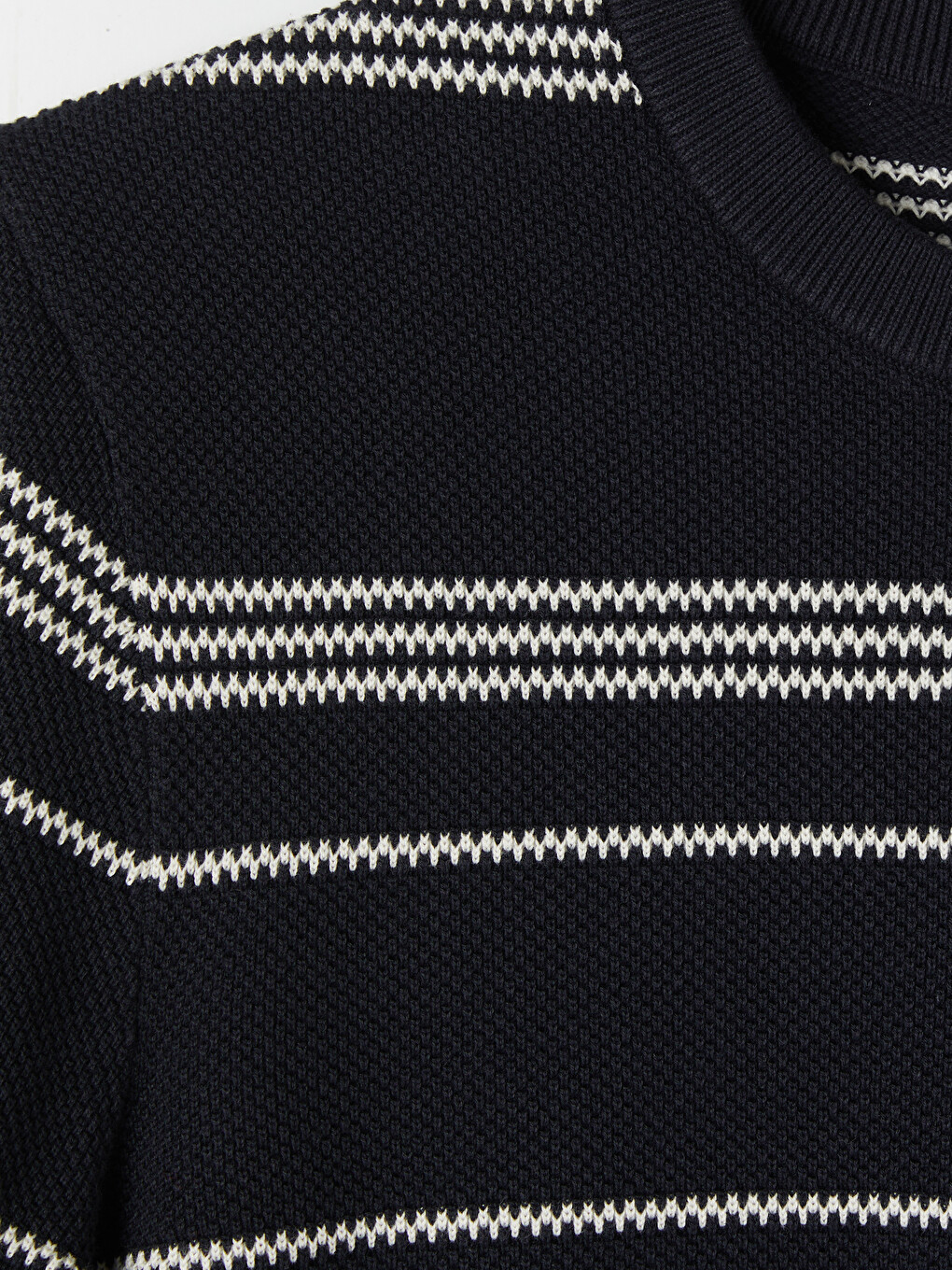 Crew Neck Striped Men's Knitwear Sweater-5
