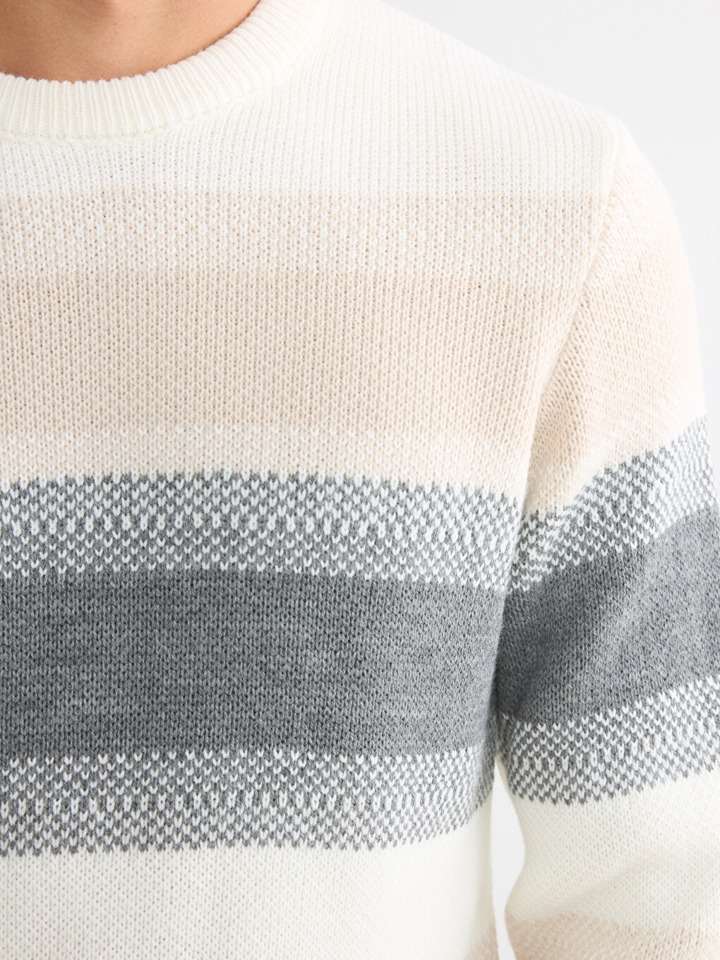 Crew Neck Striped Men's Knitwear Sweater-2