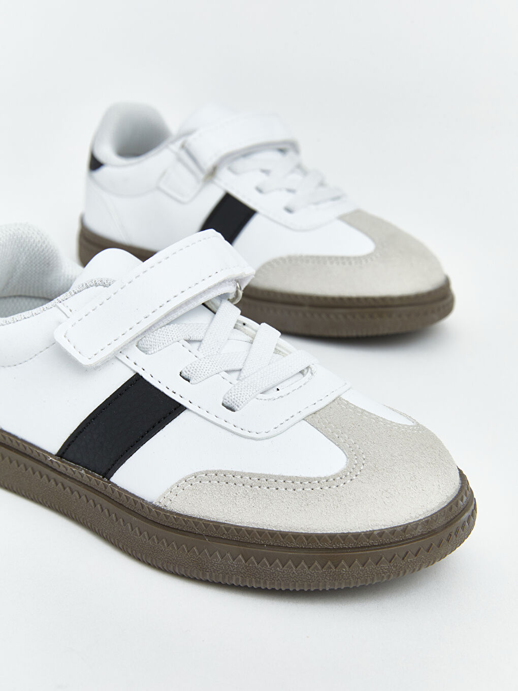 Beyaz Deri Görünümlü Erkek Çocuk Spor Ayakkabı-1