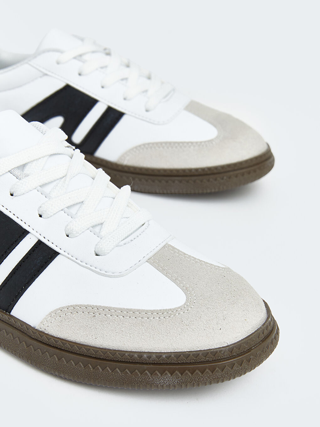 Beyaz Bağcıklı ve Süet Detaylı Kız Çocuk Spor Ayakkabı-2