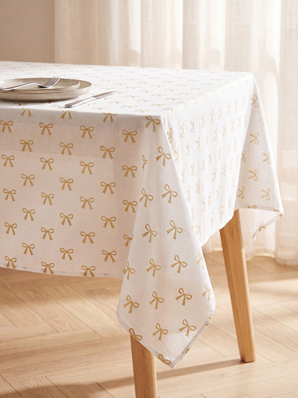 Bow Patterned Tablecloth 145x200 Cm