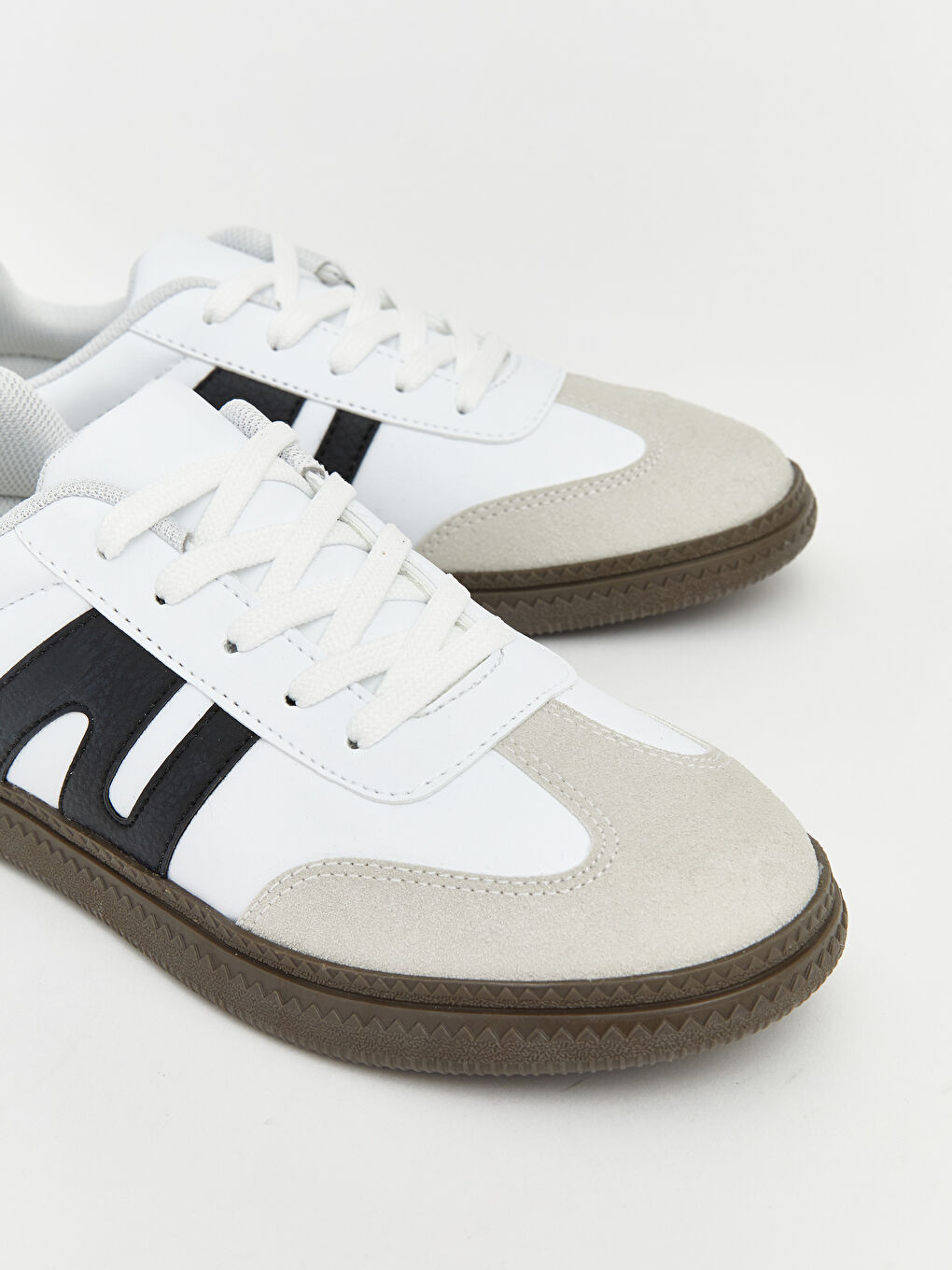 Beyaz Süet Görünümlü Erkek Çocuk Spor Ayakkabı-2