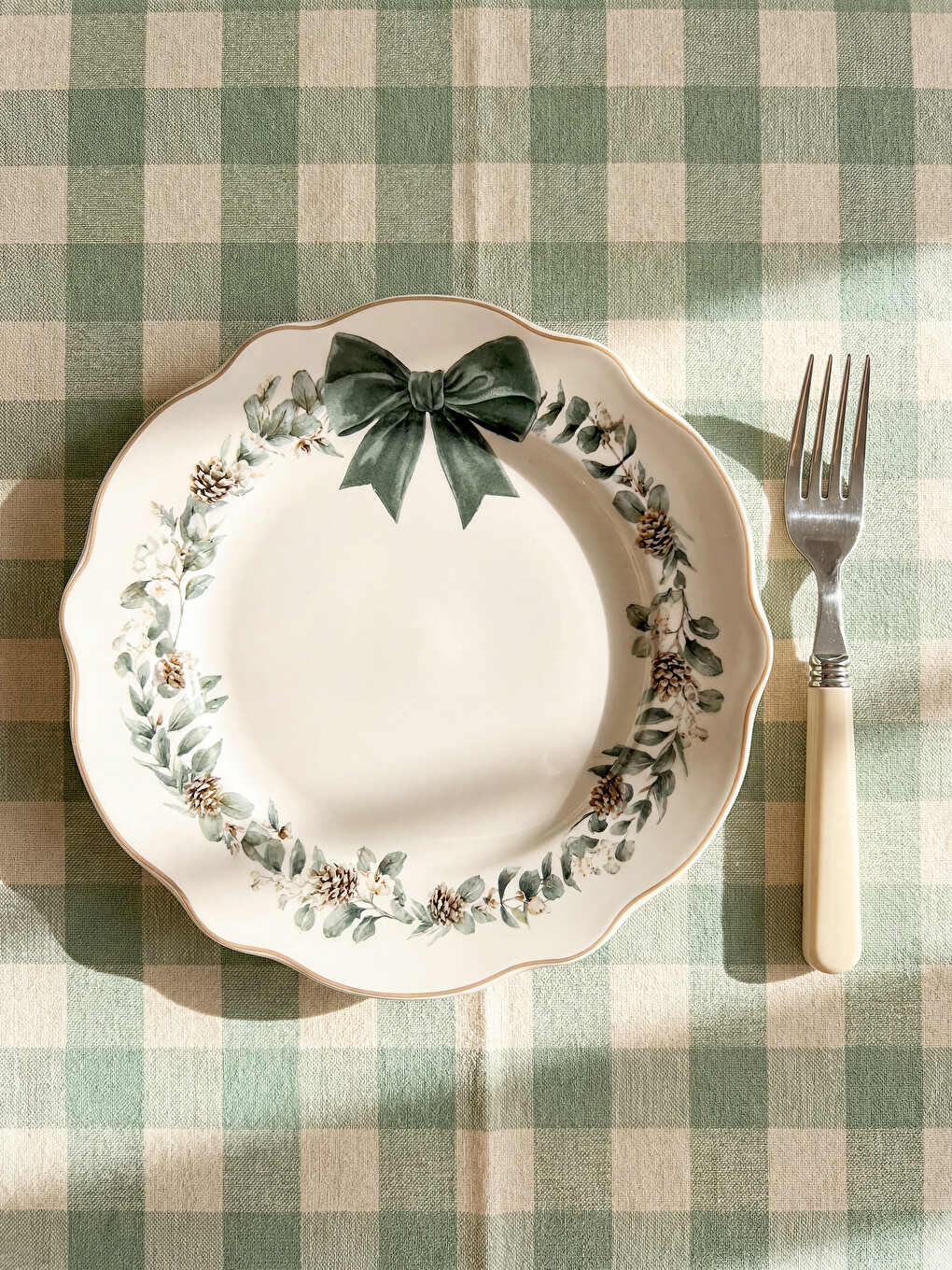 Bow Printed Porcelain Cake Plate